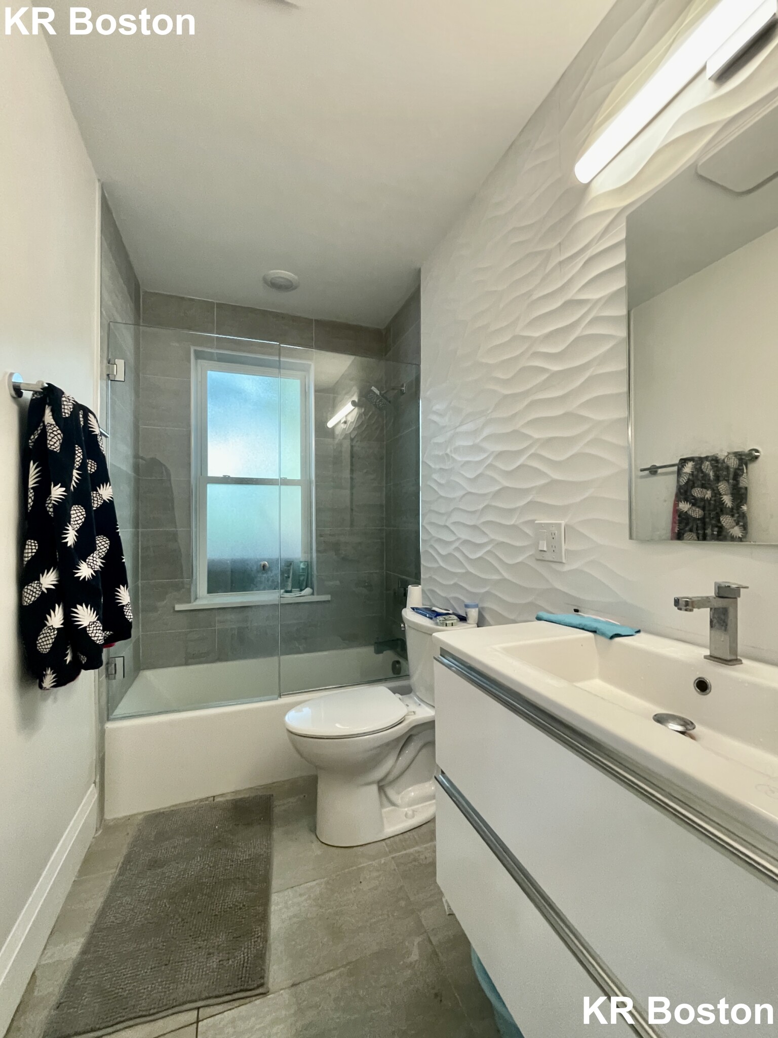 4 bed, 2 bath apartment for rent at 1 Strathmore Rd Unit 1, Chestnut Hill — photo 6 of 12