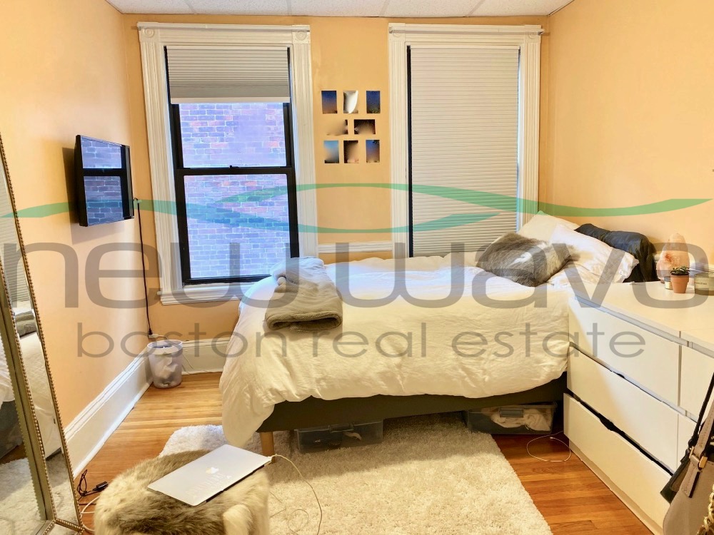 3 bed, 1 bath apartment for rent at 826 Huntington Ave Unit 3, Mission Hill — photo 8 of 10