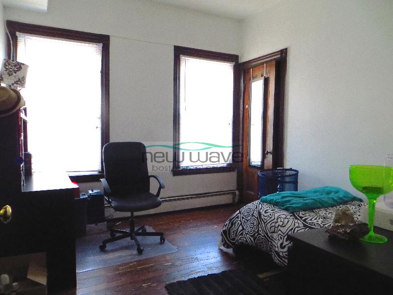 4 bed, 2 bath apartment for rent at 140 Saint Alphonsus Unit 3, Mission Hill — photo 8 of 14