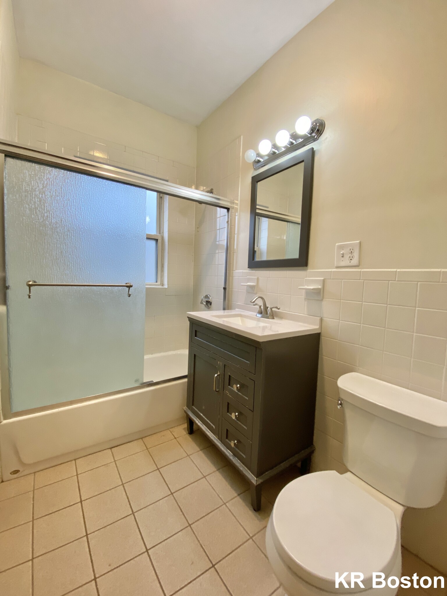 4 bed, 2 bath apartment for rent at 166 Summer St Unit 22, Winter Hill — photo 15 of 16