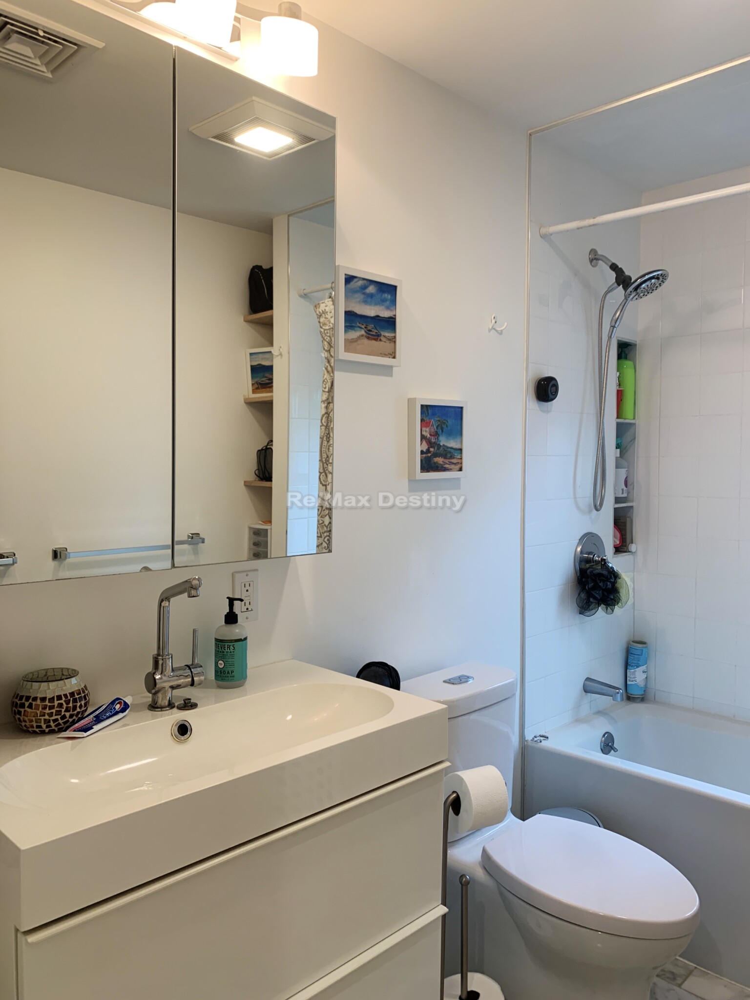 4 bed, 3 bath apartment for rent at 162 Saratoga St Unit 1, East Boston — photo 5 of 22