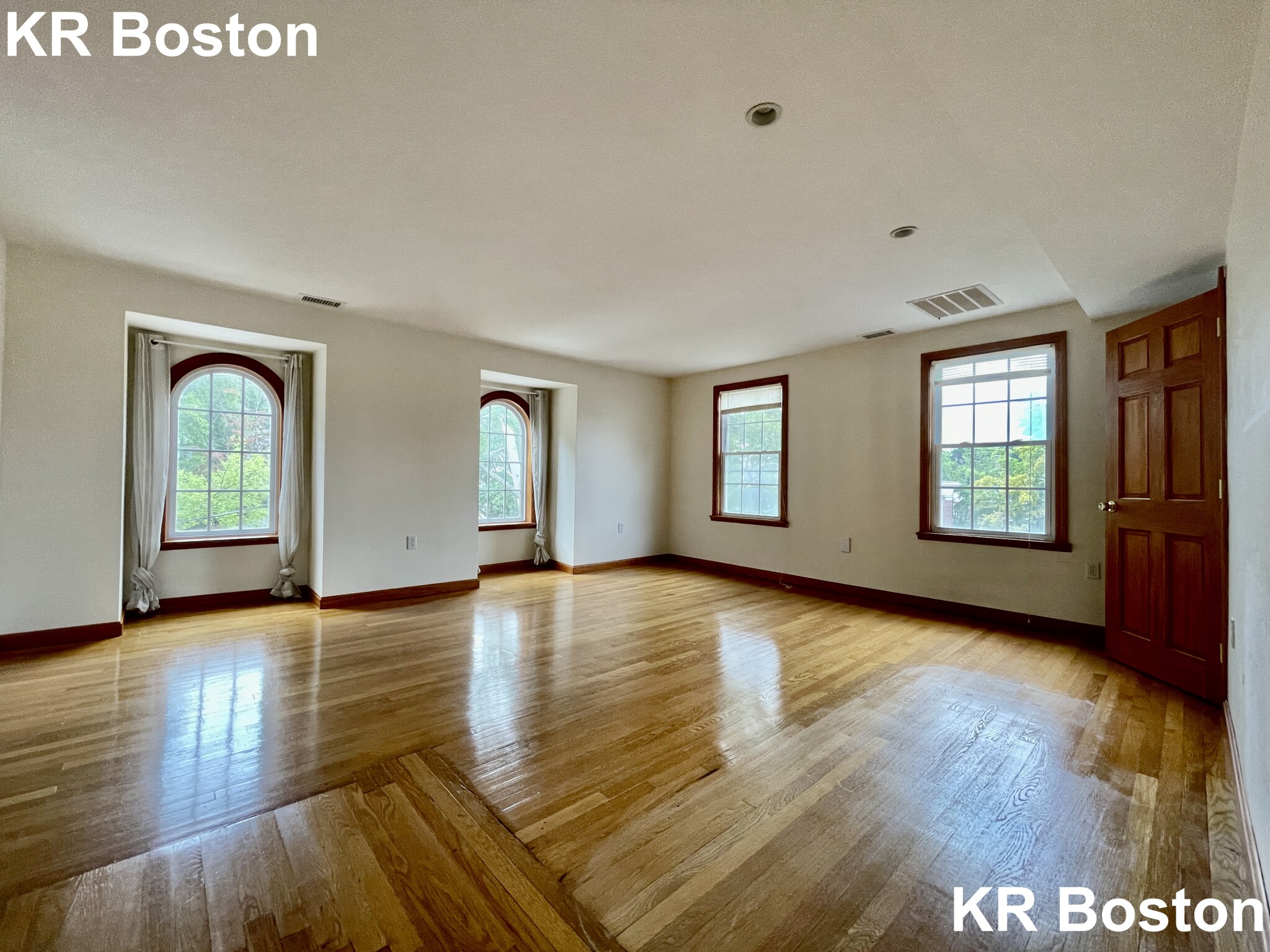 5 bed, 2.5 bath apartment for rent at 50 Rawson Rd Unit 0, Brookline Hills — photo 8 of 16