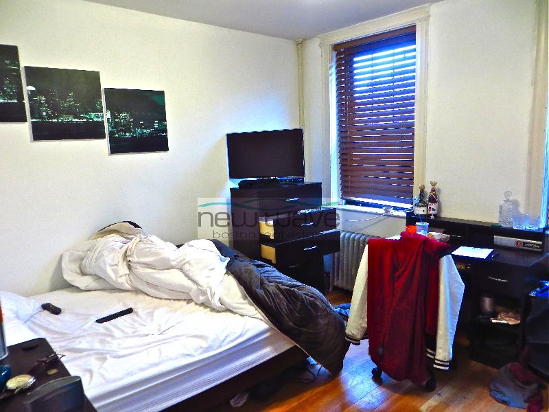2 split bed, 1 bath apartment for rent at 56 Queensberry St Unit 6, Fenway — photo 1 of 8