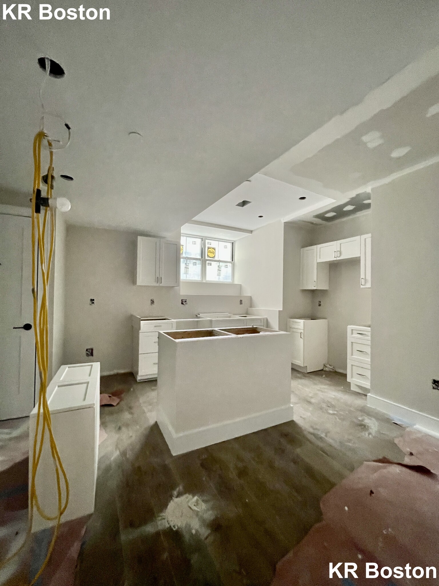 3 bed, 2 bath apartment for rent at 16 Reedsdale St Unit 1, Allston — photo 4 of 5