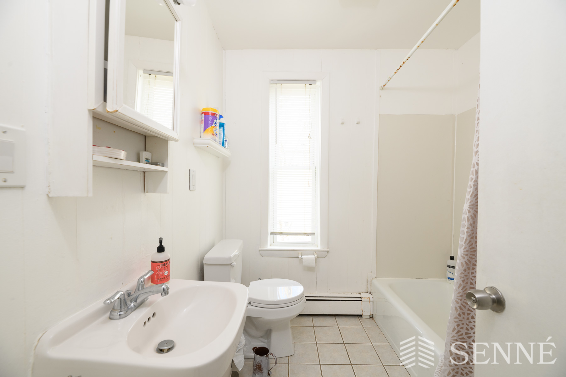 3 bed, 1 bath apartment for rent at 16 Bristol St Unit 2, Kendall Square — photo 9 of 10