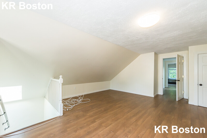 4 bed, 2 bath apartment for rent at 26 Champney St Unit 1, Brighton — photo 5 of 9