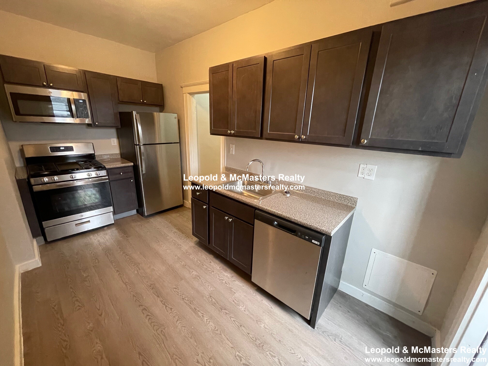 2 bed, 1 bath apartment for rent at 1142 River St Unit 3F, Hyde Park — photo 2 of 11
