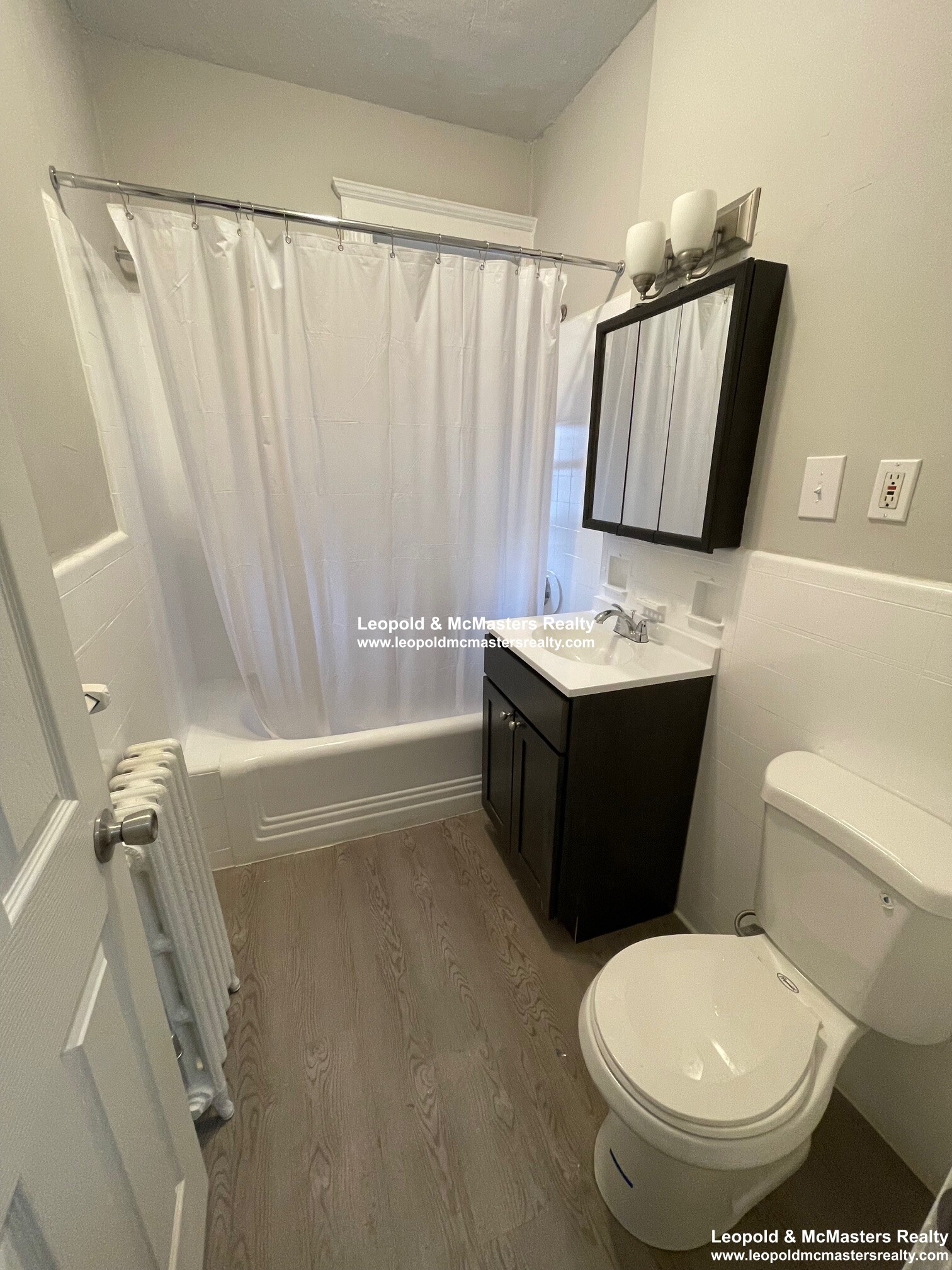 2 bed, 1 bath apartment for rent at 1142 River St Unit 3F, Hyde Park — photo 3 of 11