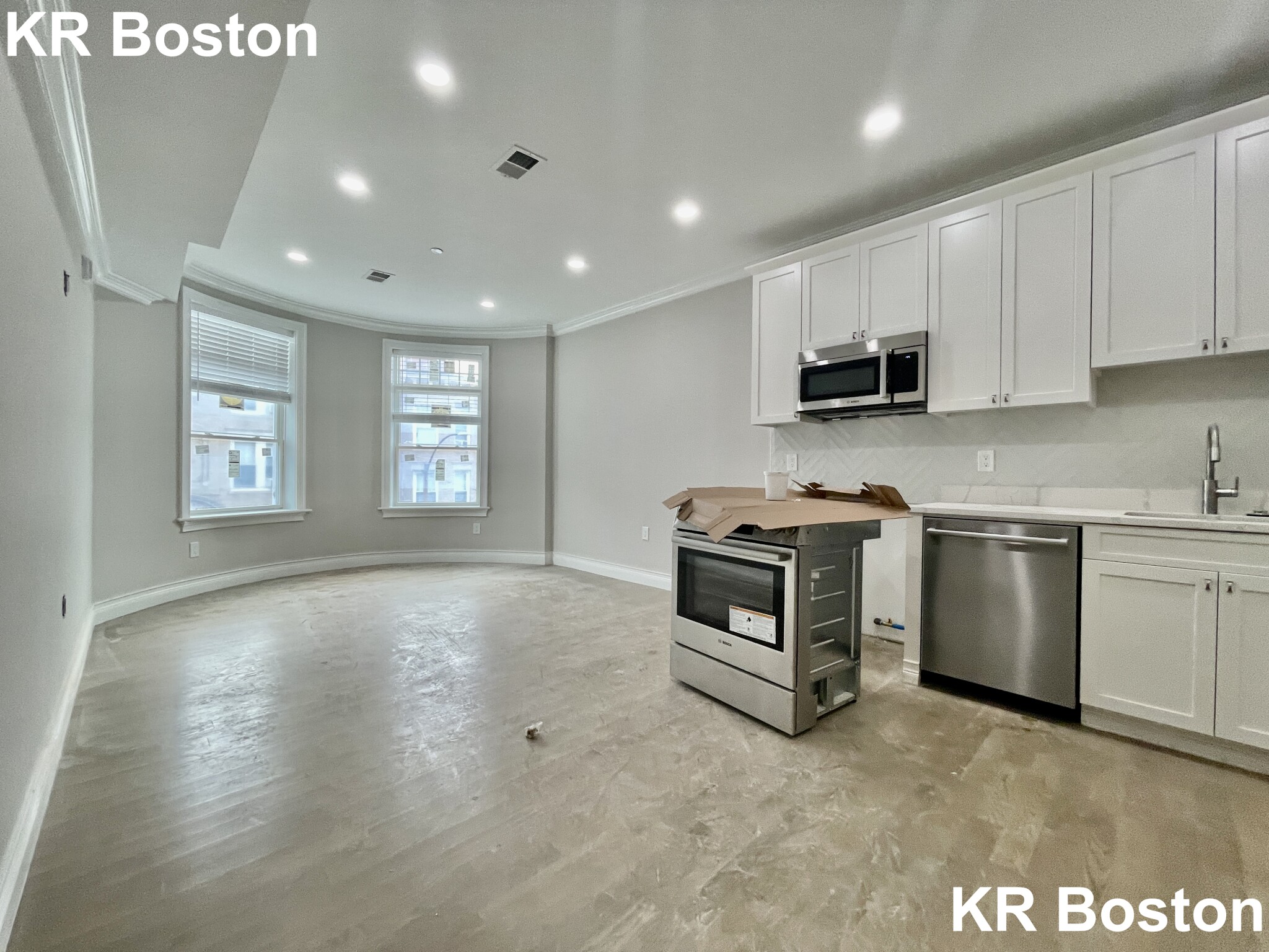 3 bed, 1.5 bath apartment for rent at 10 Mount Hood Rd Unit 3, Brighton — photo 3 of 12