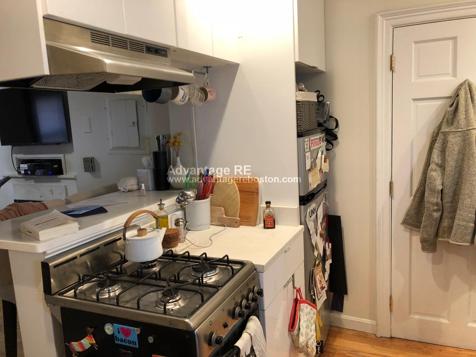 2 bed, 1 bath apartment for rent at 10 Wiget Unit 9, North End — photo 8 of 15