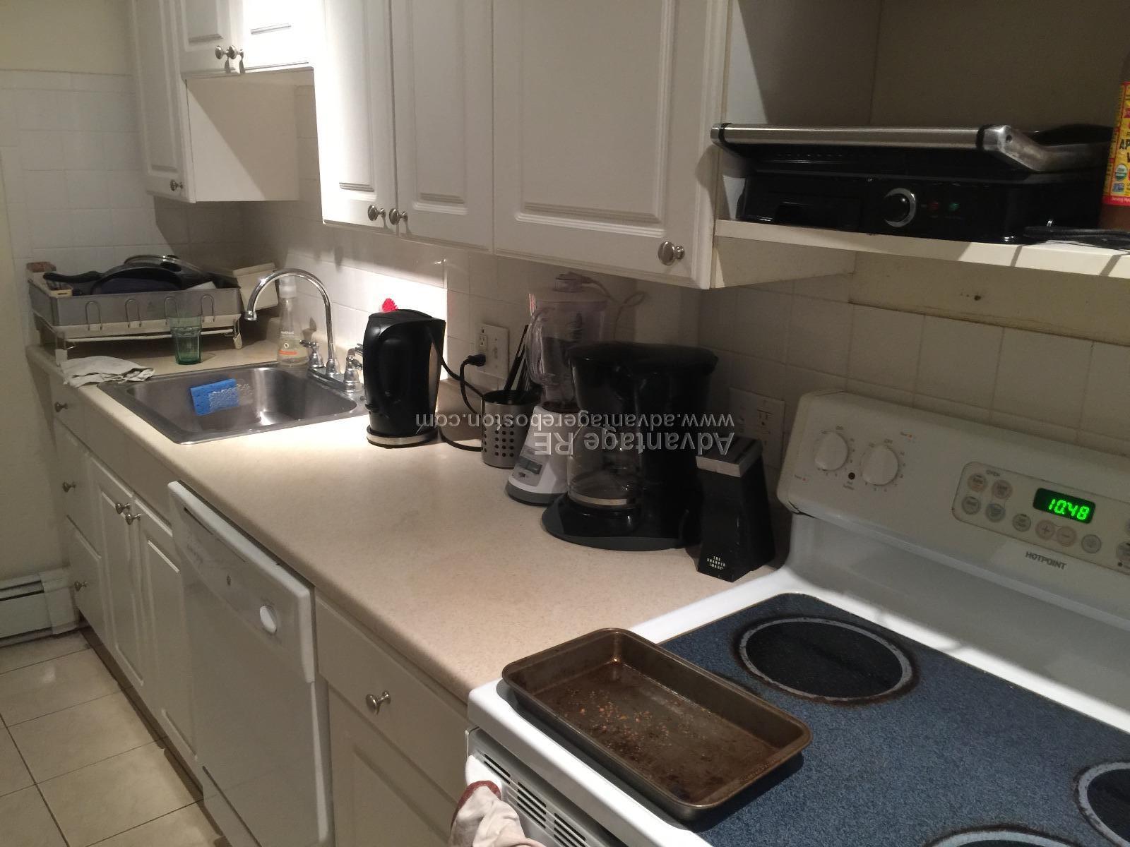 4 bed, 1.5 bath apartment for rent at 1657 Commonwealth Ave Unit 20, Brighton — photo 12 of 15