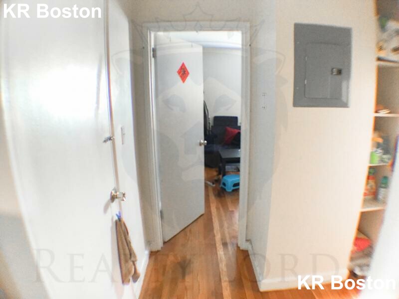 1 split bed, 1 bath apartment for rent at 9 President Ter Unit 2, Allston — photo 6 of 8