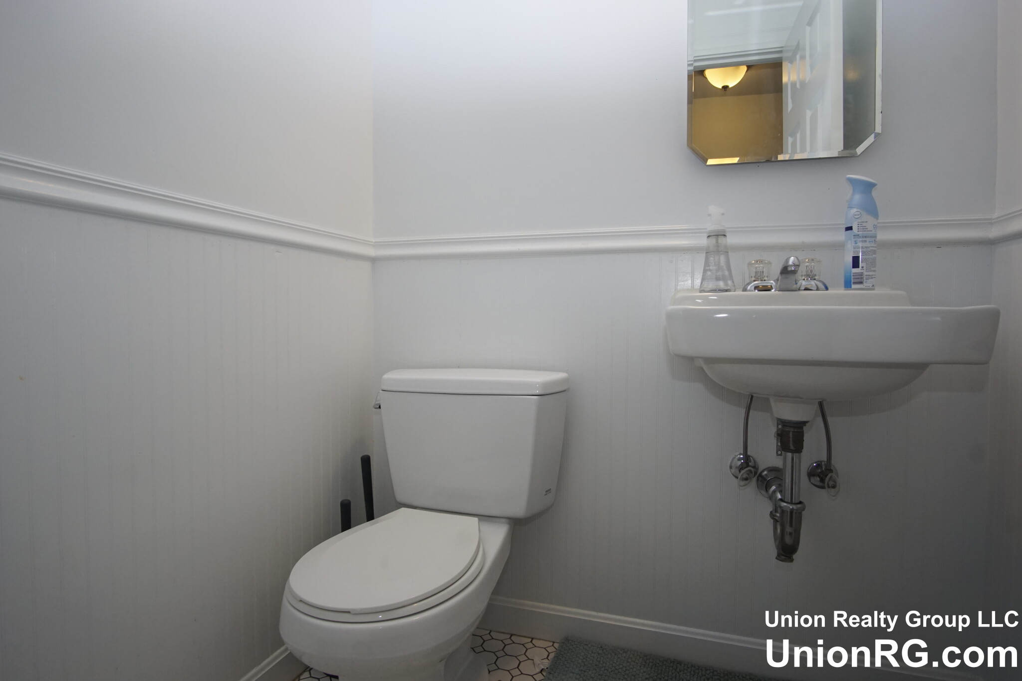 3 bed, 1.5 bath apartment for rent at 1942 Beacon St Unit 4, Brighton — photo 13 of 21