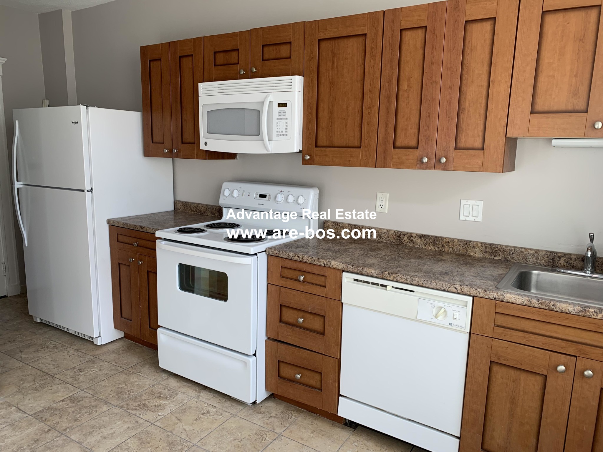 2 split bed, 1 bath apartment for rent at 24 Ransom Unit 30, Brighton — photo 6 of 12