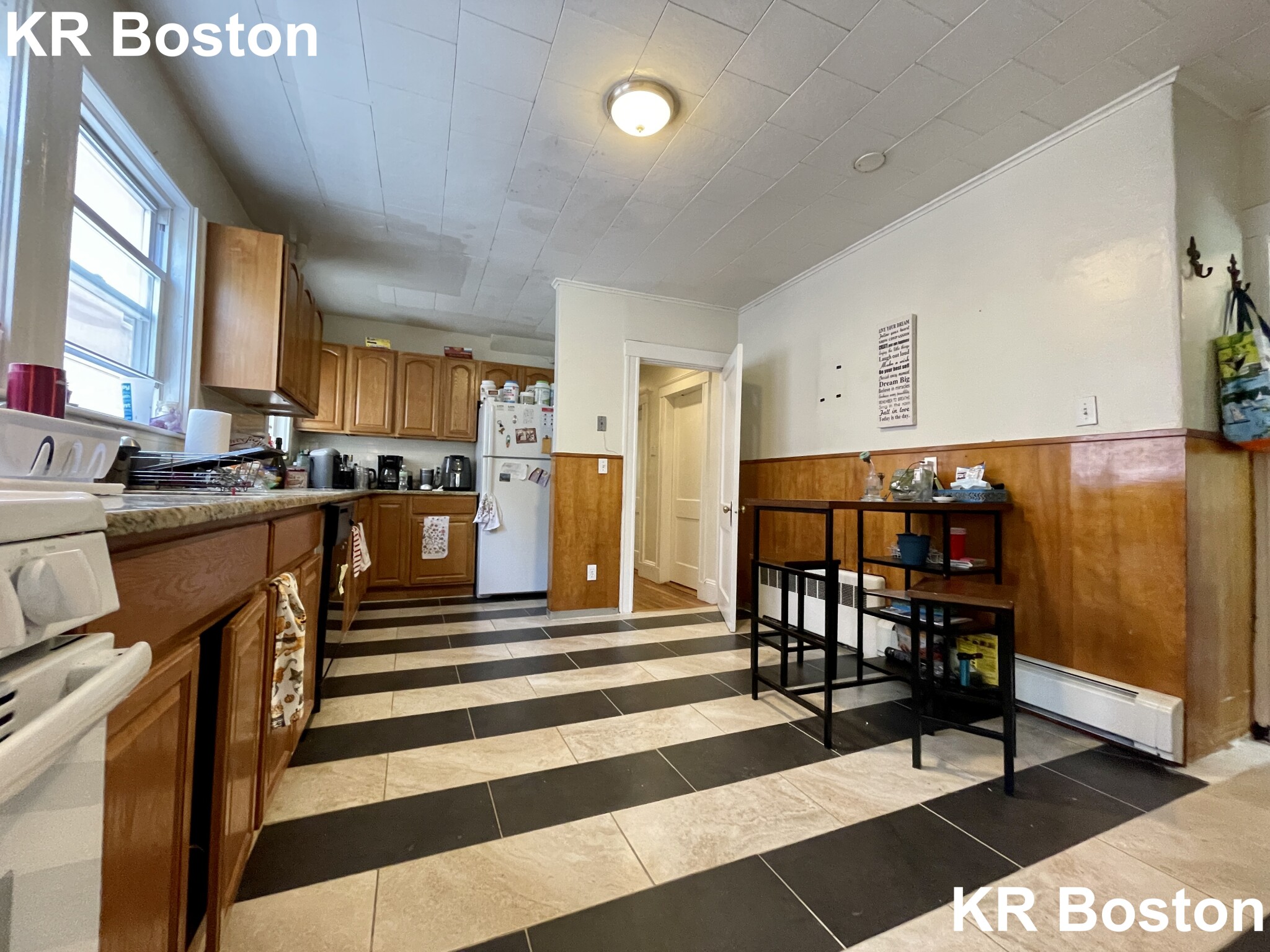 5 bed, 1 bath apartment for rent at 789 Washington St Unit 1, Washington Square — photo 3 of 7