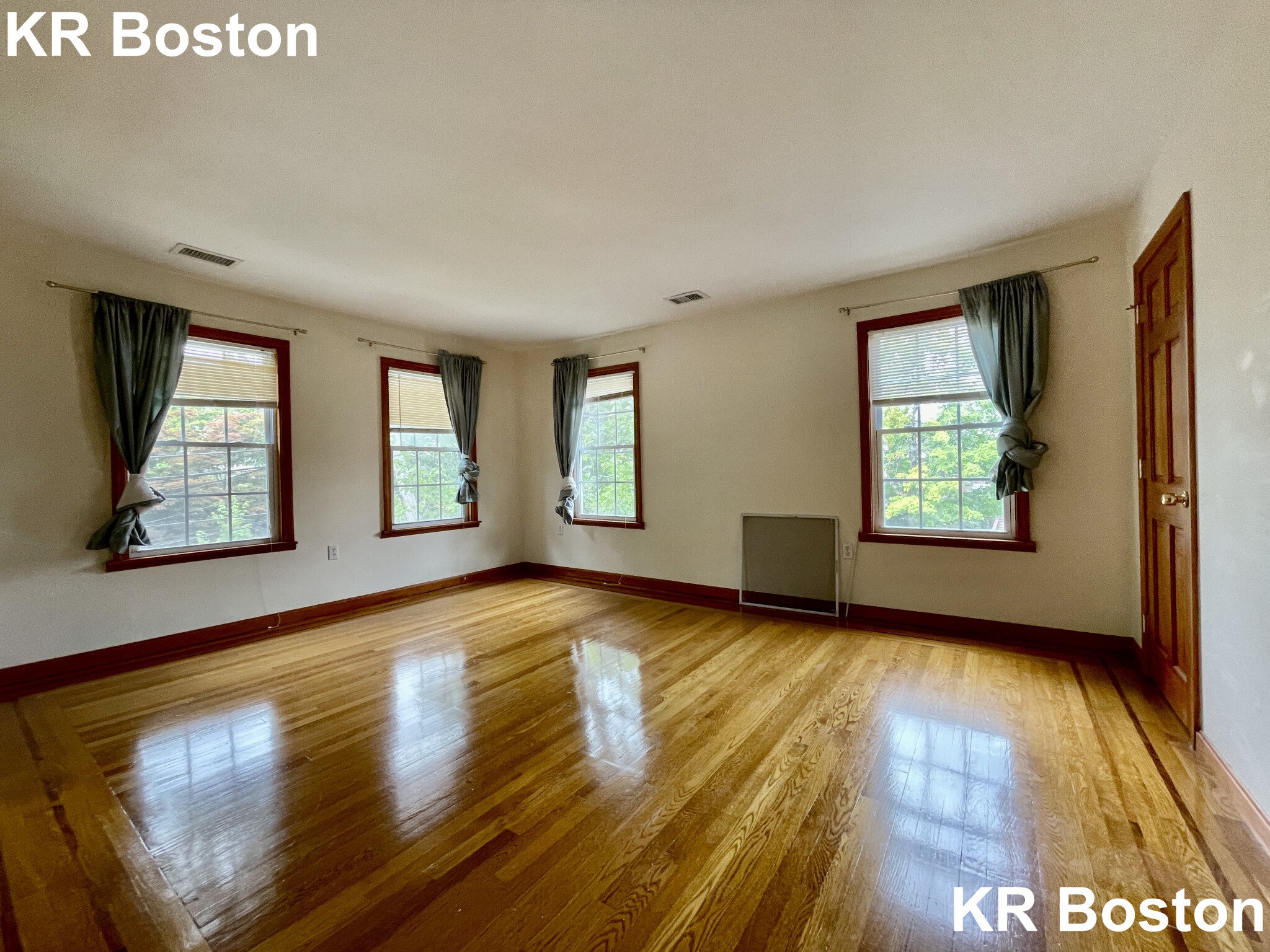 5 bed, 2.5 bath apartment for rent at 50 Rawson Rd Unit 0, Brookline Hills — photo 9 of 16