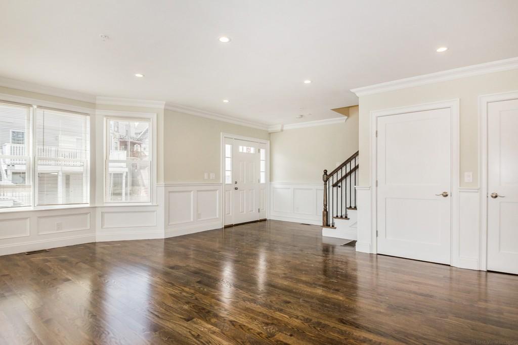4 bed, 3.5 bath apartment for rent at 37 Juniper St Unit 37R, Roxbury — photo 8 of 18