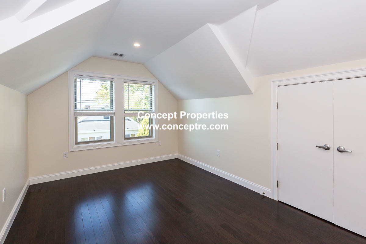 4 bed, 4+ bath apartment for rent at 39 Harvard St Unit 2, Charlestown — photo 10 of 20