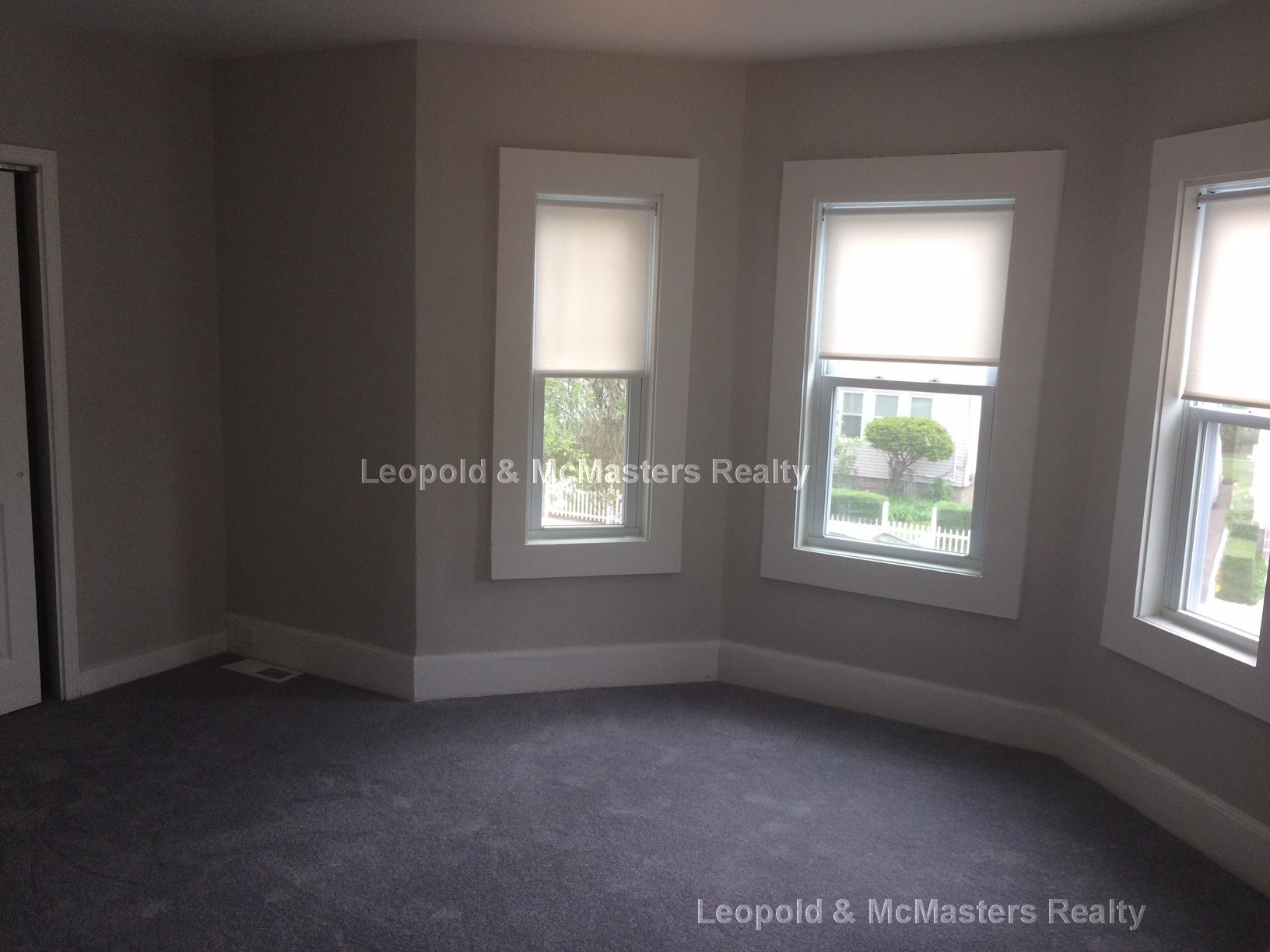 1 bed, 1 bath apartment for rent at 272 Wood Ave Unit 1, Hyde Park — photo 3 of 8