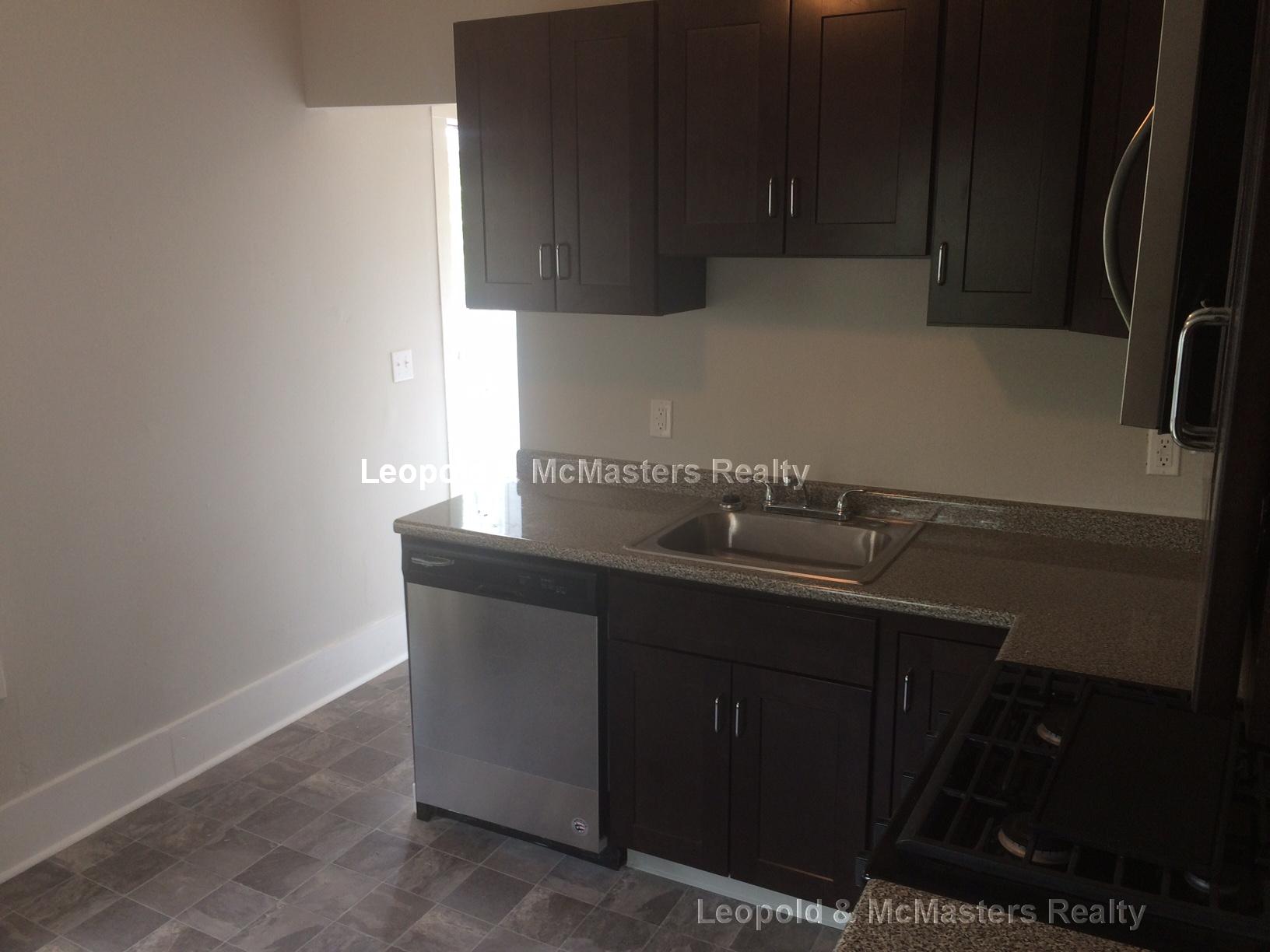 1 bed, 1 bath apartment for rent at 272 Wood Ave Unit 1, Hyde Park — photo 2 of 8