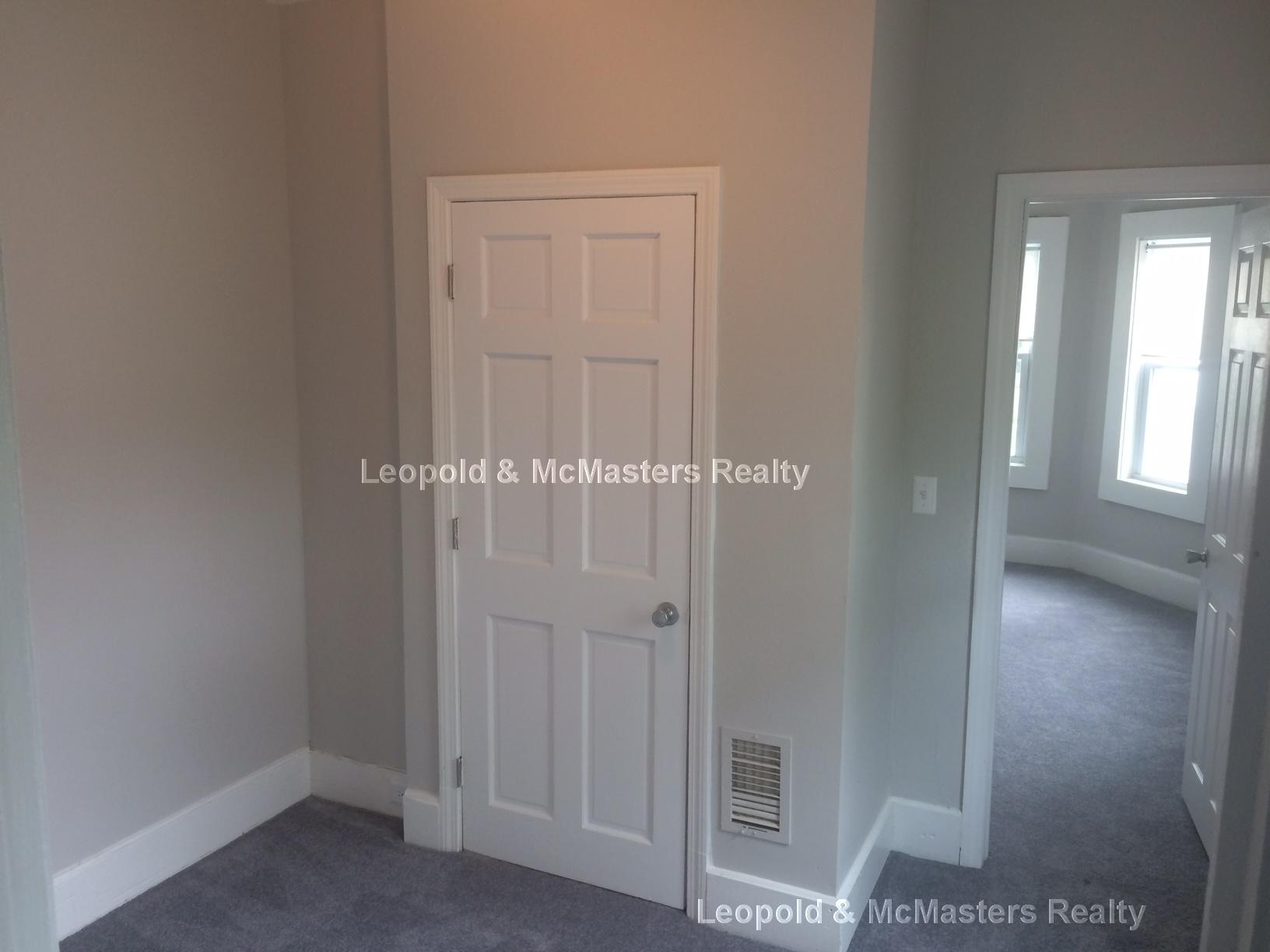 1 bed, 1 bath apartment for rent at 272 Wood Ave Unit 1, Hyde Park — photo 7 of 8