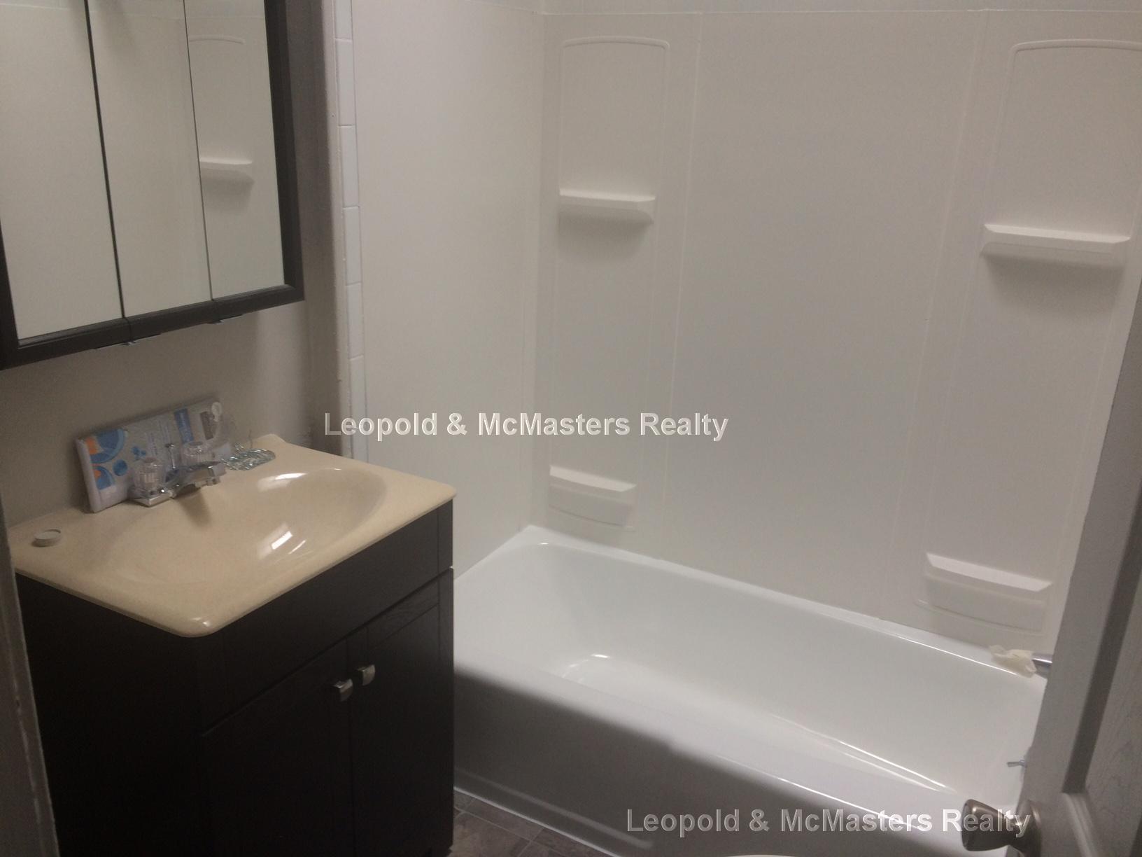 1 bed, 1 bath apartment for rent at 272 Wood Ave Unit 1, Hyde Park — photo 8 of 8