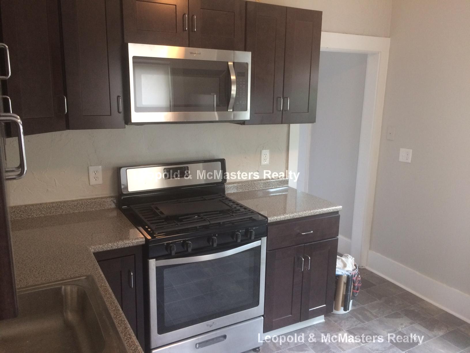 1 bed, 1 bath apartment for rent at 272 Wood Ave Unit 1, Hyde Park