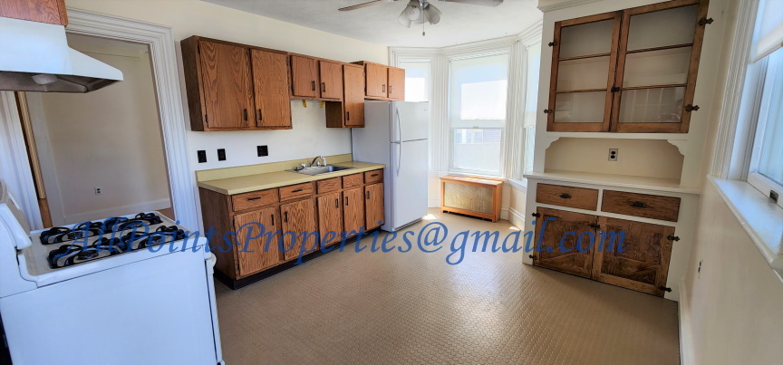 1 bed, 1 bath apartment for rent at 1 Summer Unit 1, Waltham — photo 3 of 9