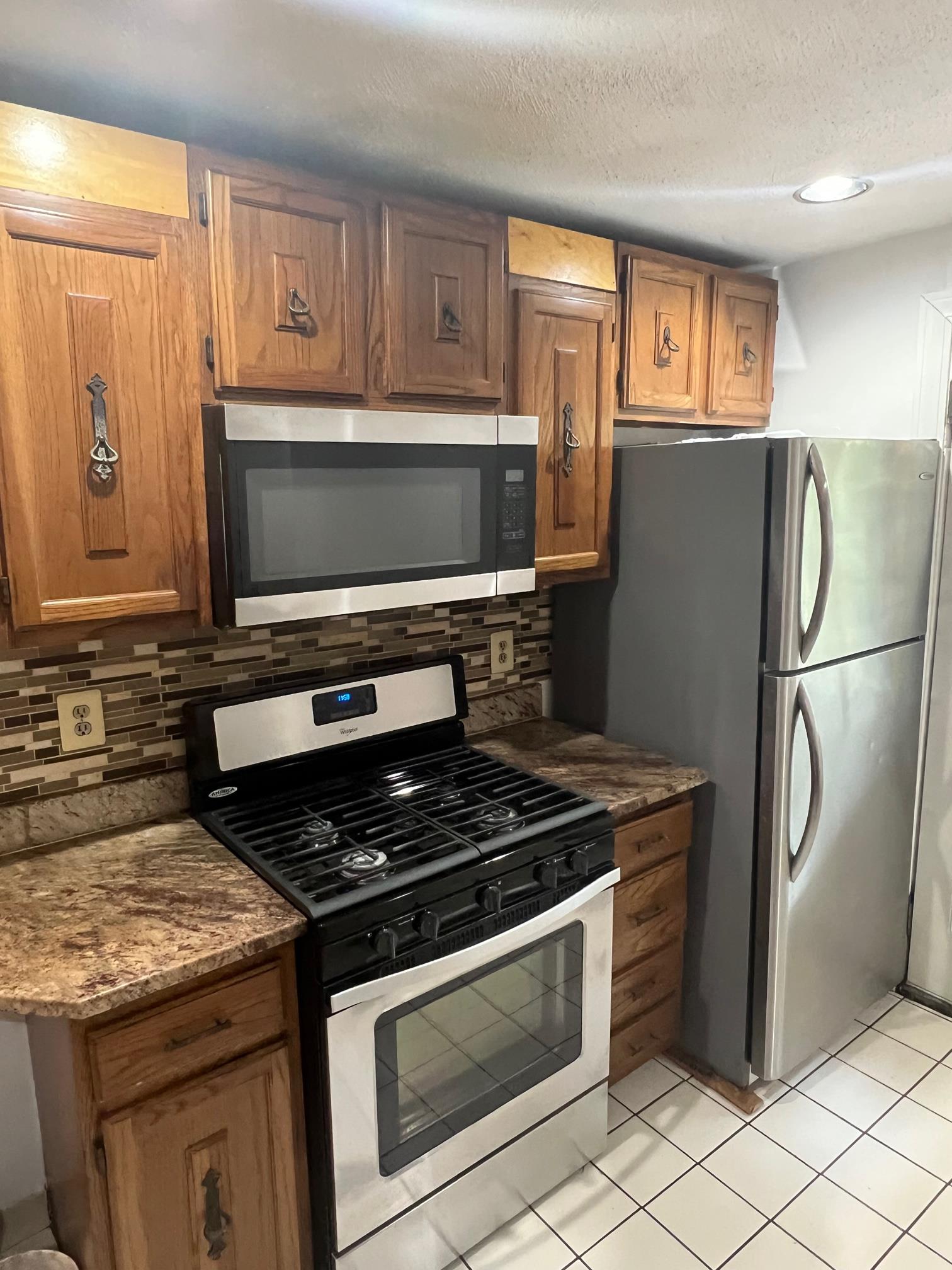 3 bed, 1 bath apartment for rent at 11 Chilcott Pl Unit 1, Jamaica Plain — photo 1 of 21