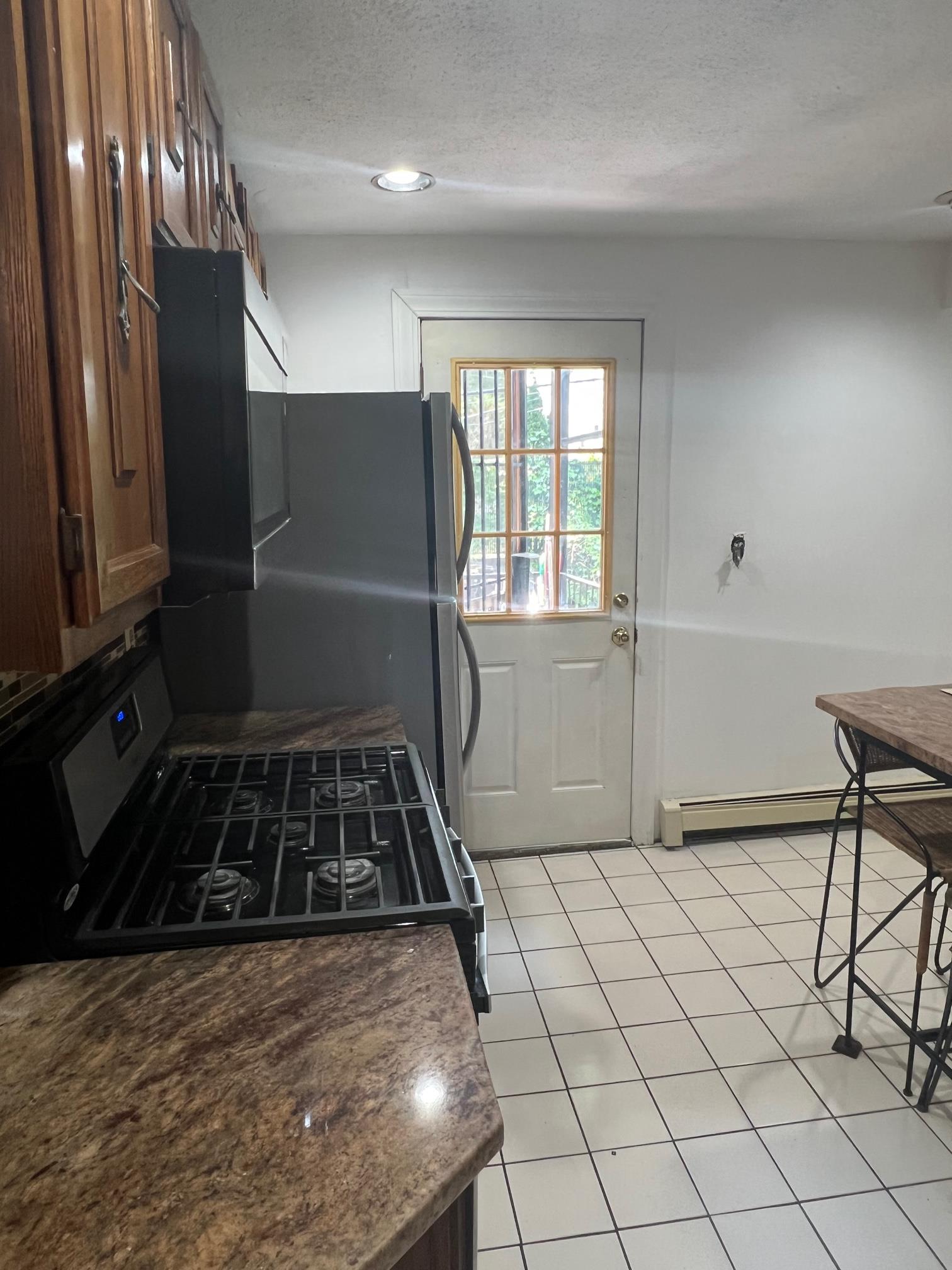 3 bed, 1 bath apartment for rent at 11 Chilcott Pl Unit 1, Jamaica Plain — photo 19 of 21
