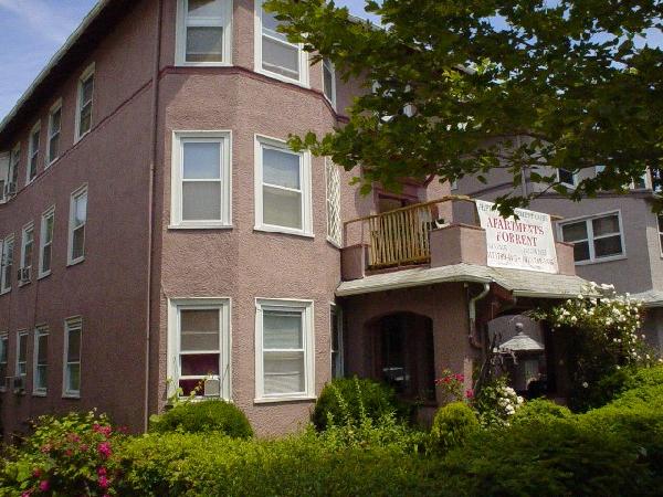 5 bed, 1 bath apartment for rent at 786 Washington St Unit 3, Chestnut Hill — photo 1 of 7