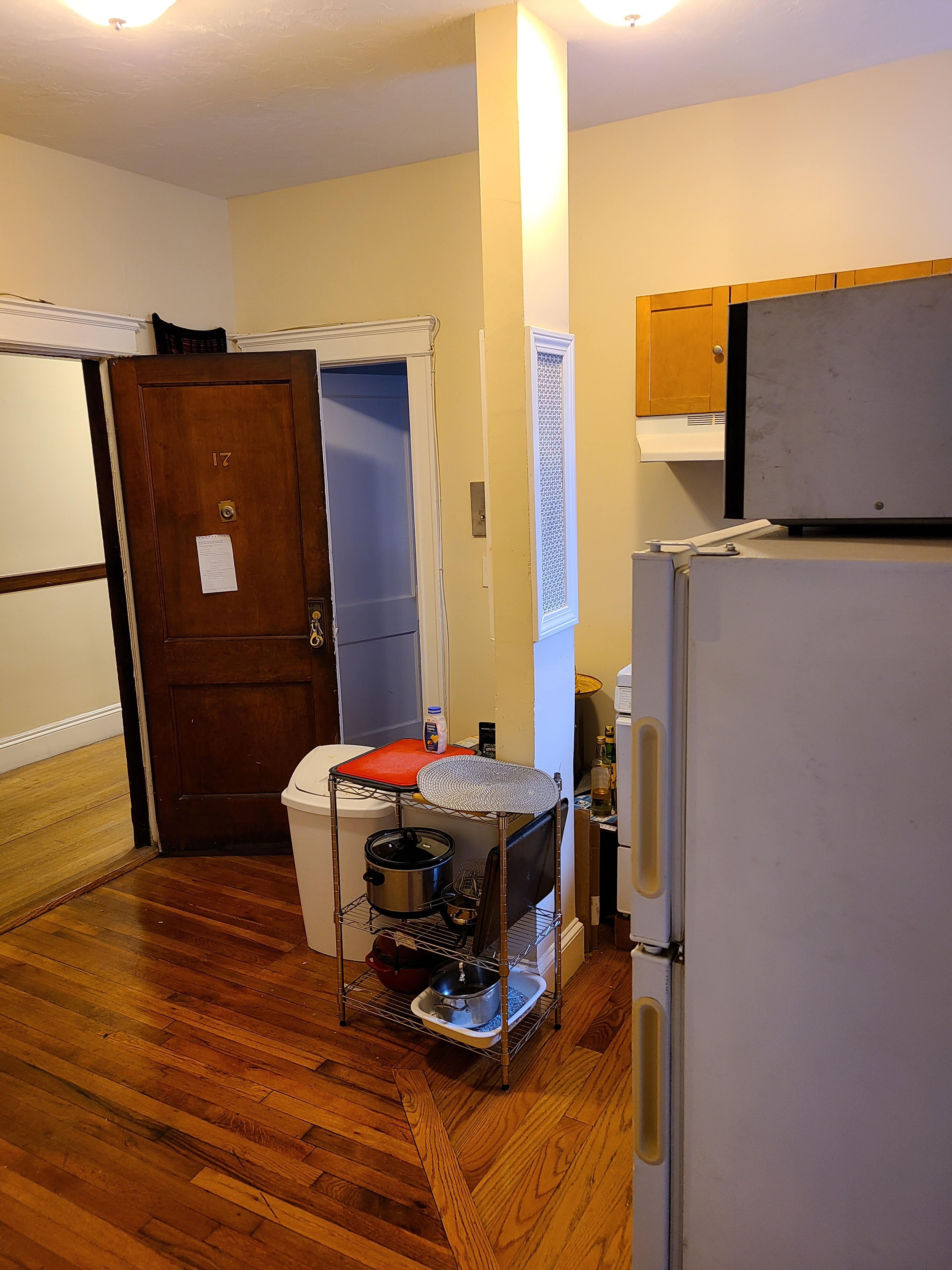 Studio bed, 1 bath apartment for rent at 1191 Commonwealth Ave Unit 12, Allston — photo 4 of 9