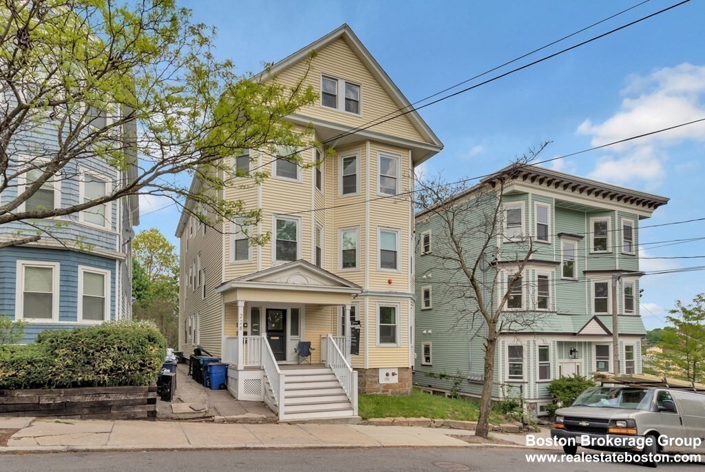 4 bed, 2 bath apartment for rent at 228 Calumet St Unit 2A, Mission Hill