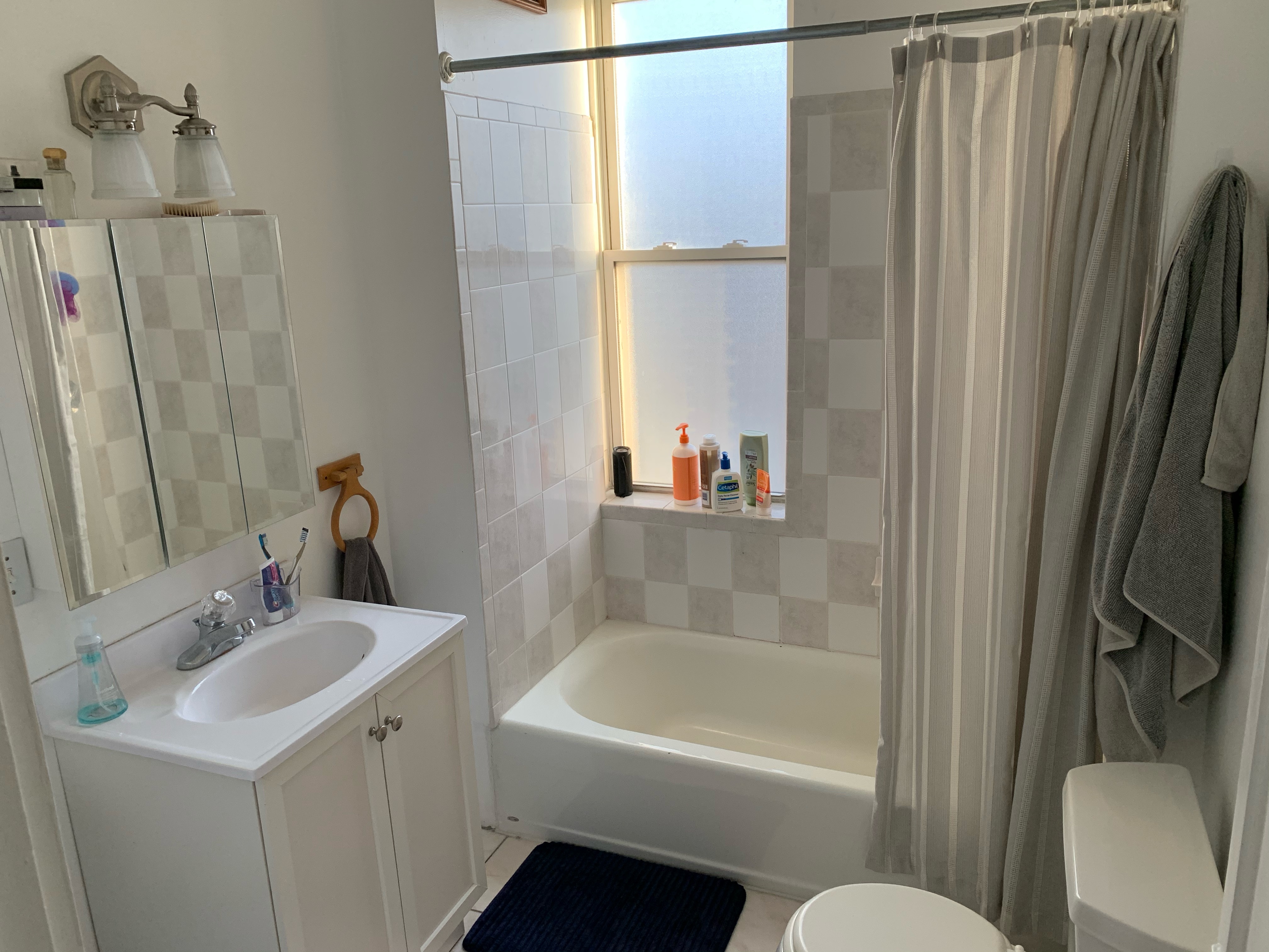 Studio bed, 1 bath apartment for rent at 1170 Commonwealth Ave Unit 19, Allston — photo 8 of 12