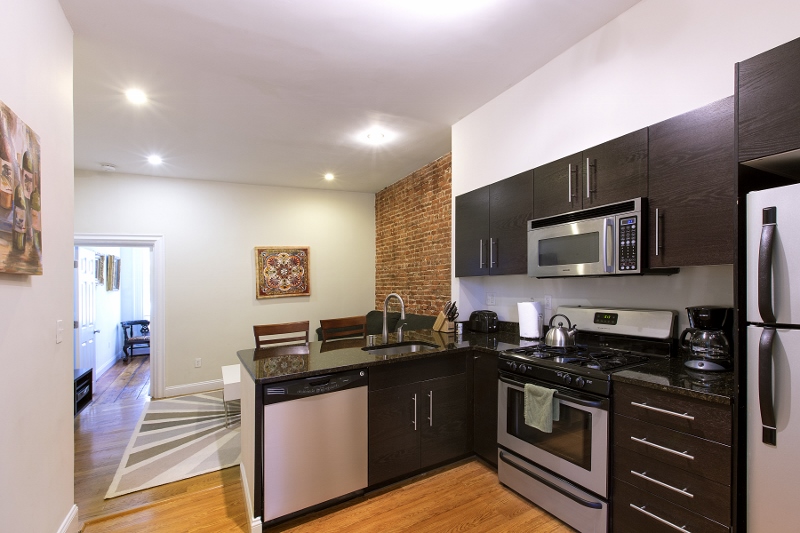 3 bed, 1 bath apartment for rent at 237 Northampton St Unit 1, South End — photo 3 of 11