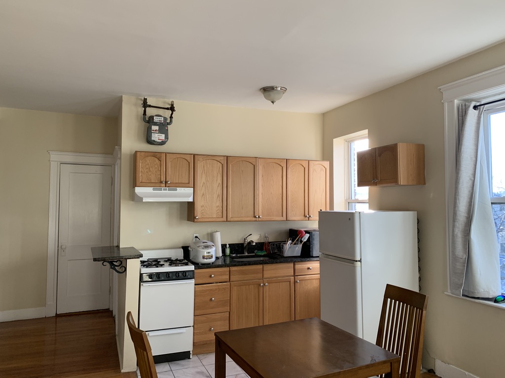 Studio bed, 1 bath apartment for rent at 1171 Commonwealth Ave Unit 19, Allston — photo 5 of 12