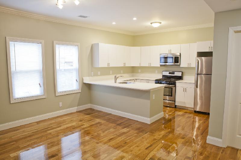 5 bed, 2 bath apartment for rent at 17 Imrie Rd Unit Two, Allston — photo 2 of 16