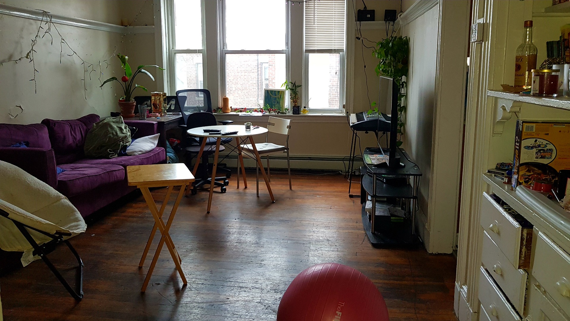 4 bed, 1 bath apartment for rent at 8 Quint Ave Unit 5, Allston — photo 2 of 6