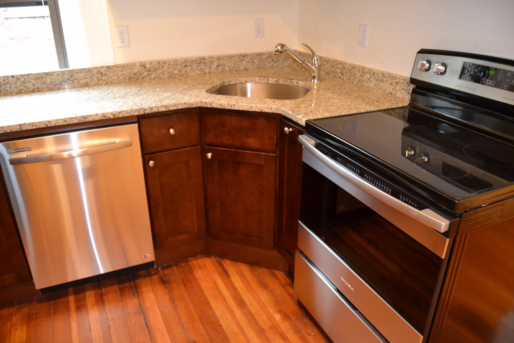 1 bed, 1 bath apartment for rent at 1466 Beacon St Unit 42, Coolidge Corner — photo 2 of 7