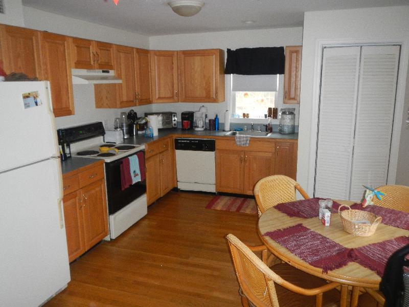 3 bed, 1.5 bath apartment for rent at 62 Hillside St Unit 3, Mission Hill — photo 6 of 11