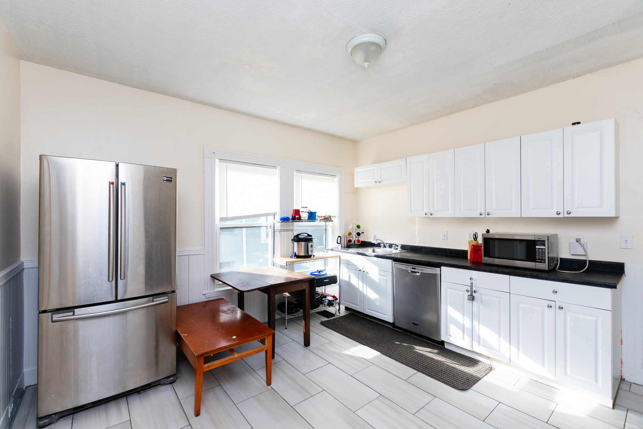 5 bed, 2 bath apartment for rent at 42 Pratt St Unit 2, Allston — photo 2 of 22