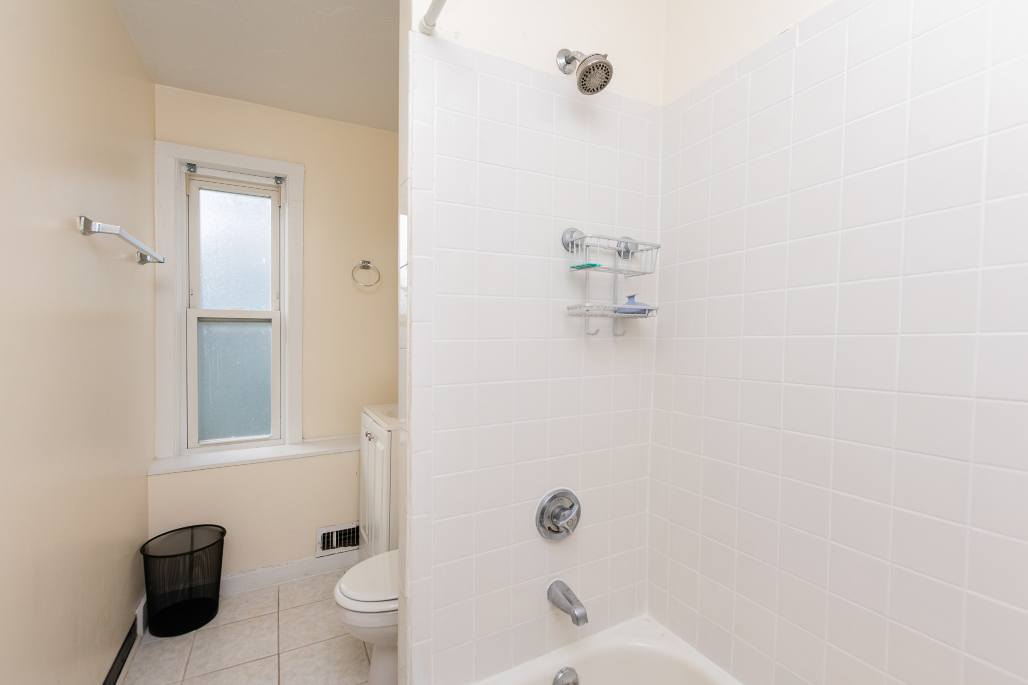 5 bed, 2 bath apartment for rent at 42 Pratt St Unit 2, Allston — photo 18 of 22