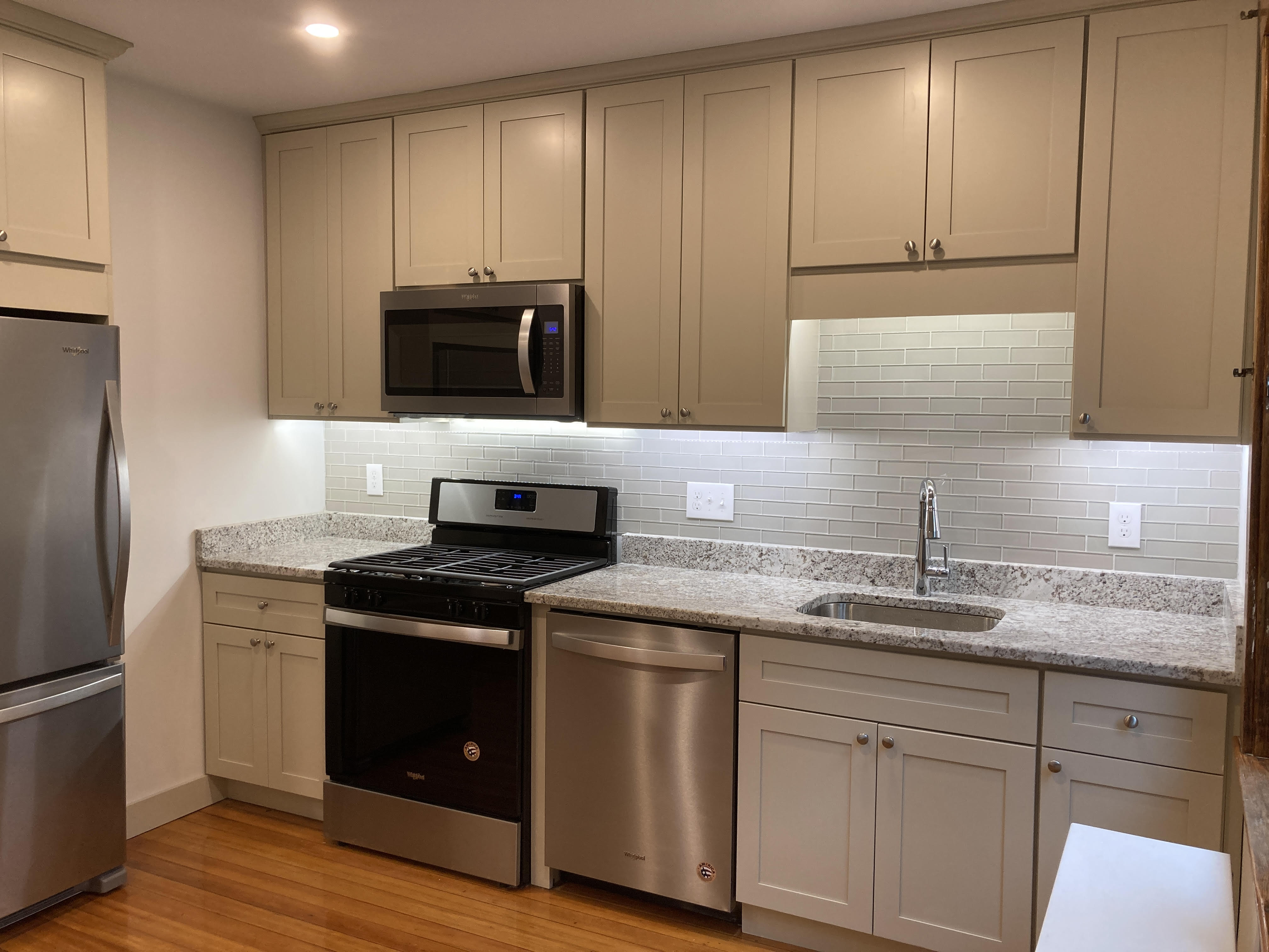 5 bed, 2 bath apartment for rent at 110 Sumner Rd Unit 2, Brookline Hills — photo 3 of 10