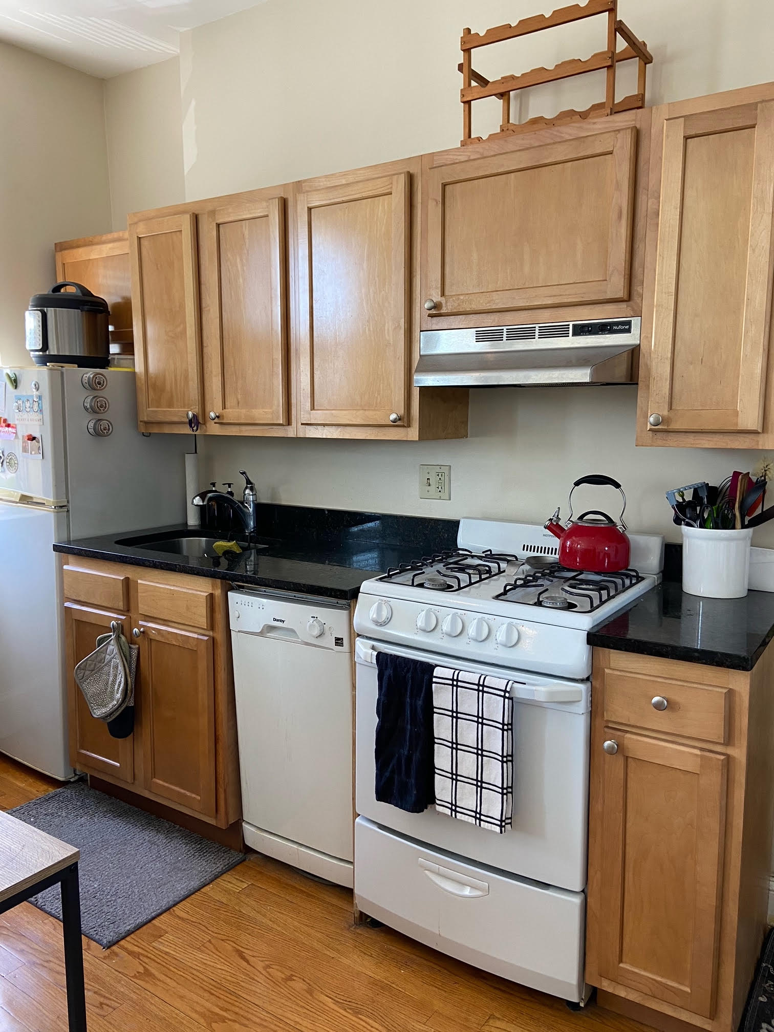 Studio bed, 1 bath apartment for rent at 1194 Commonwealth Ave Unit 10, Allston