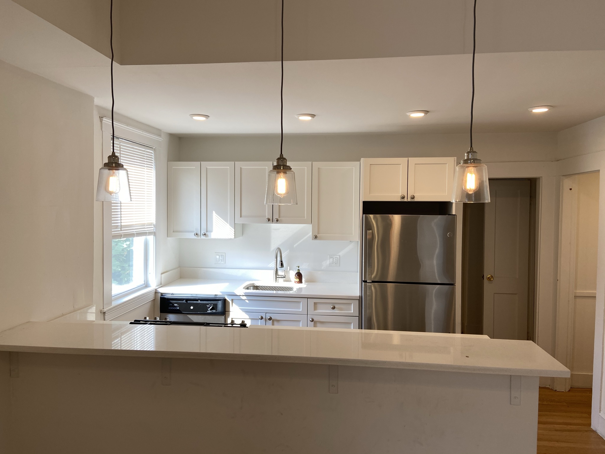 4 bed, 1 bath apartment for rent at 35 Newton St Unit 2, Brighton — photo 8 of 9