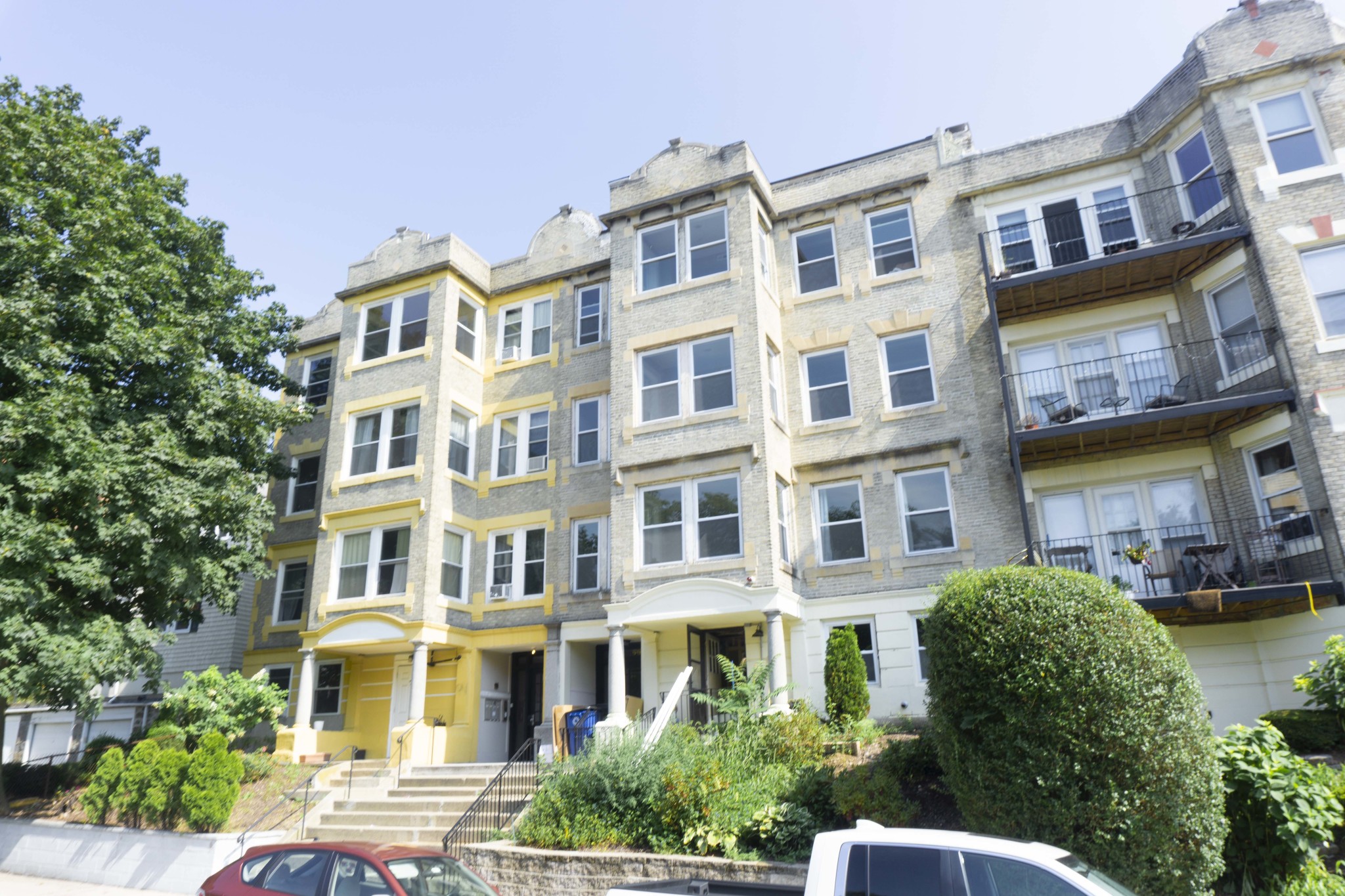 3 bed, 1 bath apartment for rent at 53 Strathmore Unit 3, Brighton — photo 19 of 23
