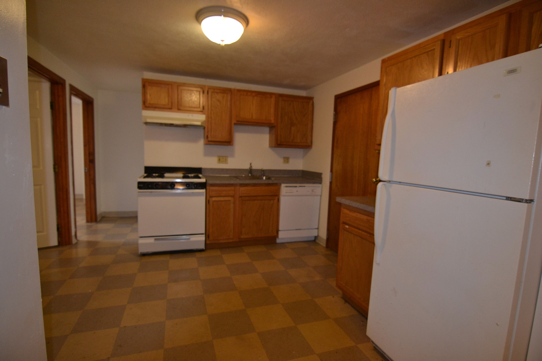 3 bed, 1 bath apartment for rent at 3 Darling St Unit 2, Mission Hill — photo 5 of 7