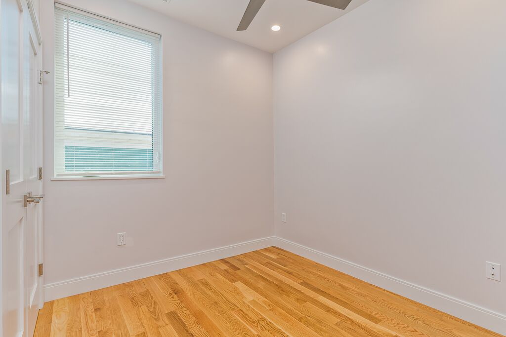 4 bed, 2 bath apartment for rent at 7 Alleghany St Unit 1, Mission Hill — photo 5 of 8