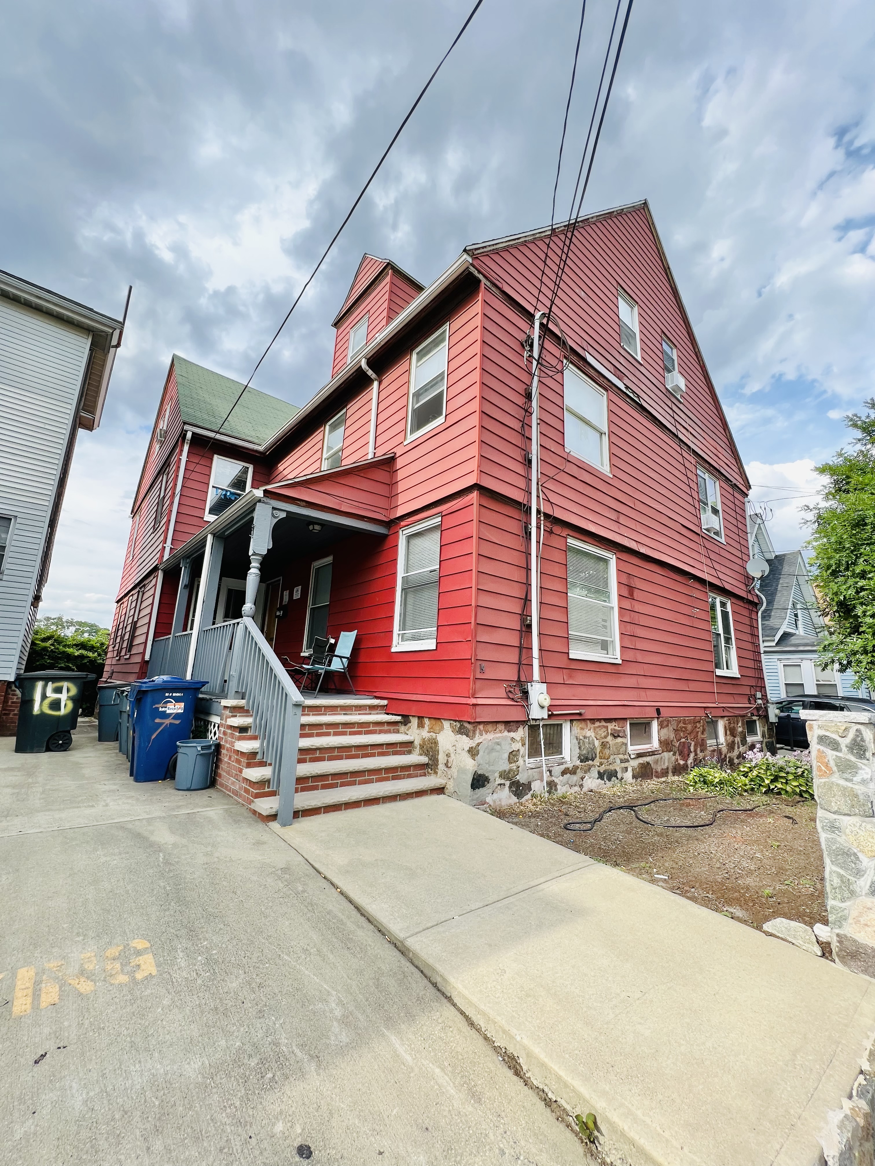 6 bed, 2 bath apartment for rent at 4 Pratt St Unit 0, Allston — photo 6 of 11