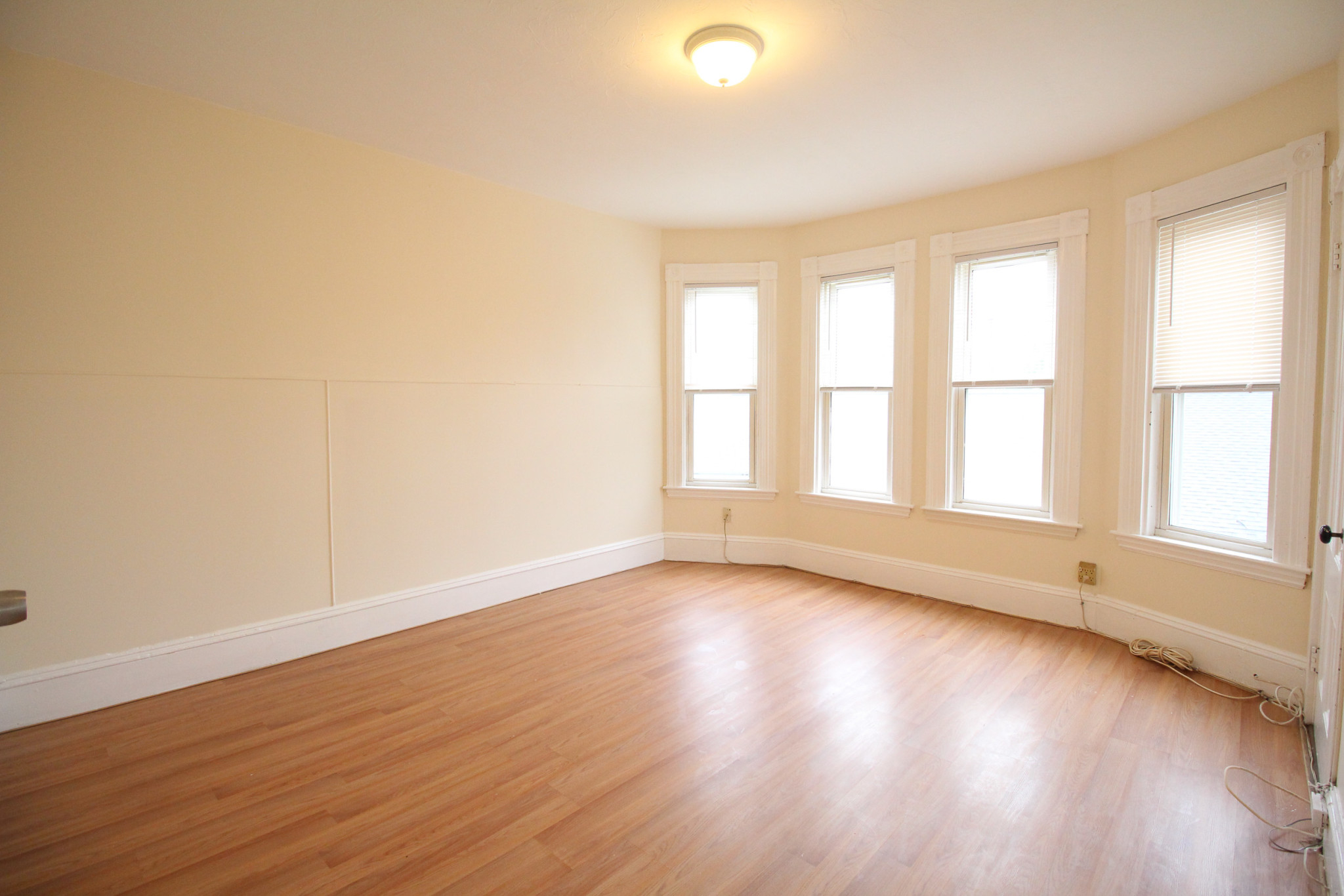 4 bed, 1 bath apartment for rent at 40 Forest St Unit 1, Roxbury — photo 6 of 21